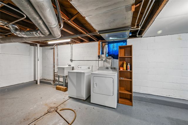 416 34th Street NE, Cedar Rapids, IA 52402