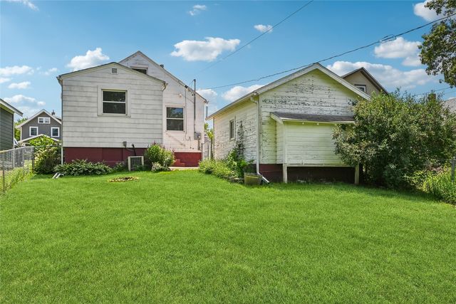 416 34th Street NE, Cedar Rapids, IA 52402