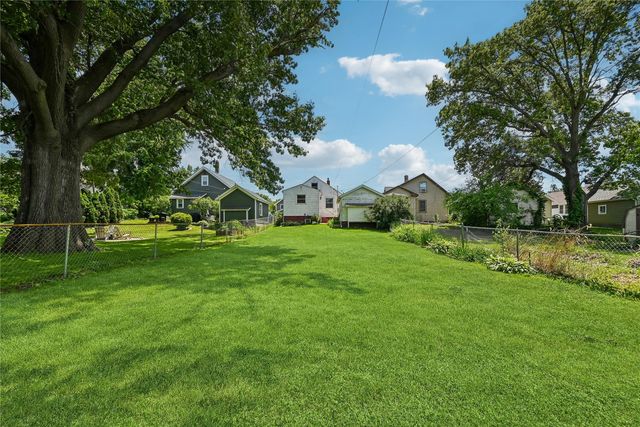 416 34th Street NE, Cedar Rapids, IA 52402