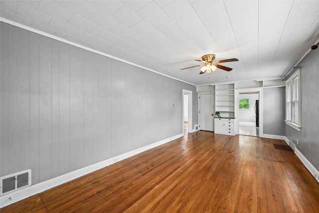 416 34th Street NE, Cedar Rapids, IA 52402