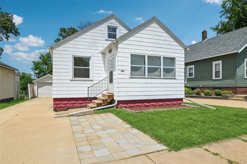416 34th Street NE, Cedar Rapids, IA 52402