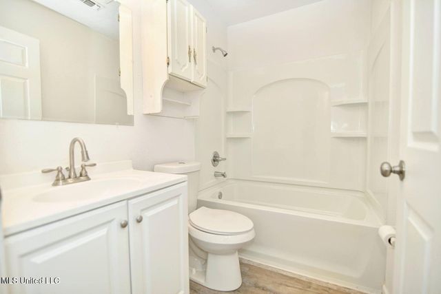 15299 Oakwood Court, Gulfport, MS 39503