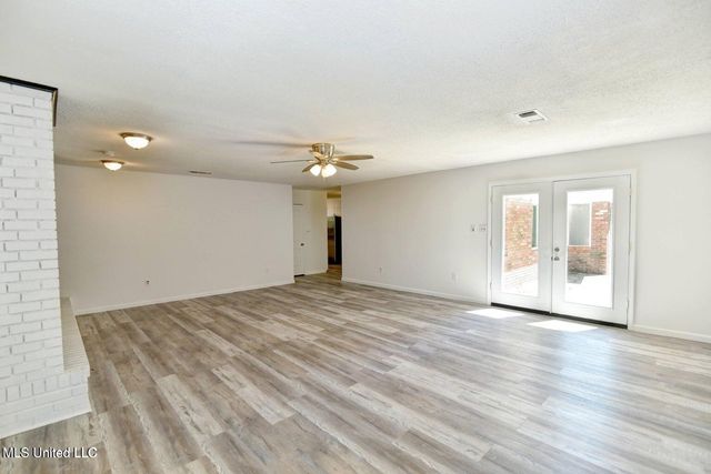 15299 Oakwood Court, Gulfport, MS 39503