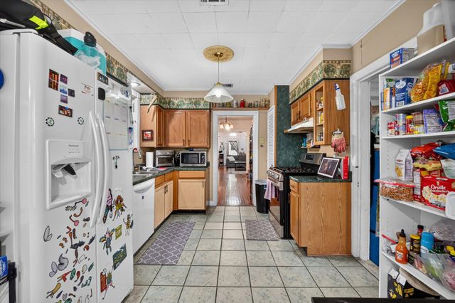 2822 Marigold Avenue, Fort Worth, TX 76111