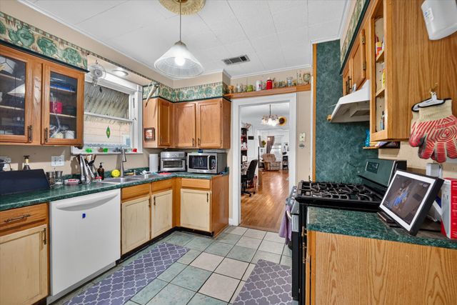 2822 Marigold Avenue, Fort Worth, TX 76111