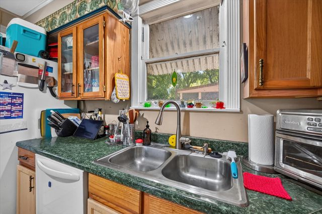 2822 Marigold Avenue, Fort Worth, TX 76111