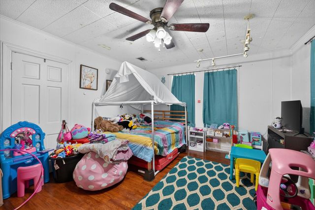 2822 Marigold Avenue, Fort Worth, TX 76111