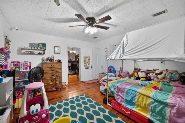 2822 Marigold Avenue, Fort Worth, TX 76111