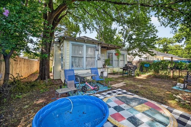 2822 Marigold Avenue, Fort Worth, TX 76111