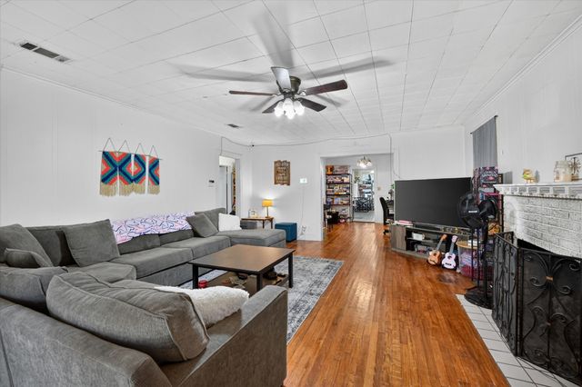 2822 Marigold Avenue, Fort Worth, TX 76111