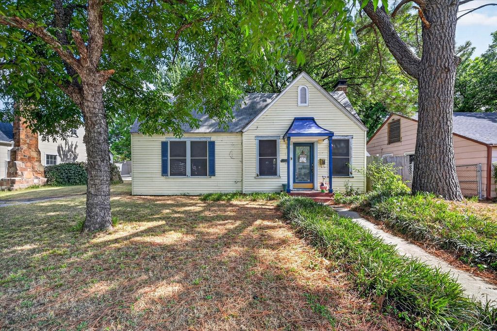 2822 Marigold Avenue, Fort Worth, TX 76111