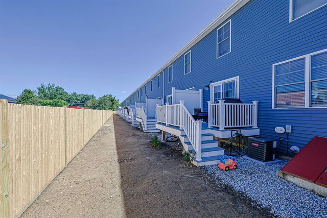 7 Dumaine Ave Unit K, Nashua, NH 03063