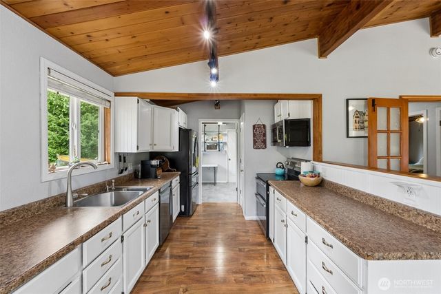 1636 Hemlock Drive, Camano Island, WA 98282