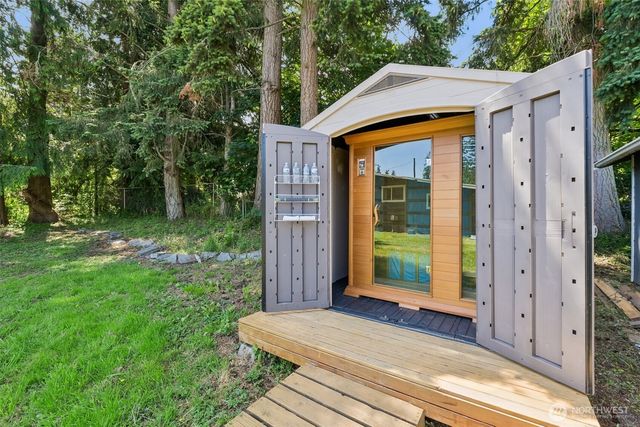 1636 Hemlock Drive, Camano Island, WA 98282