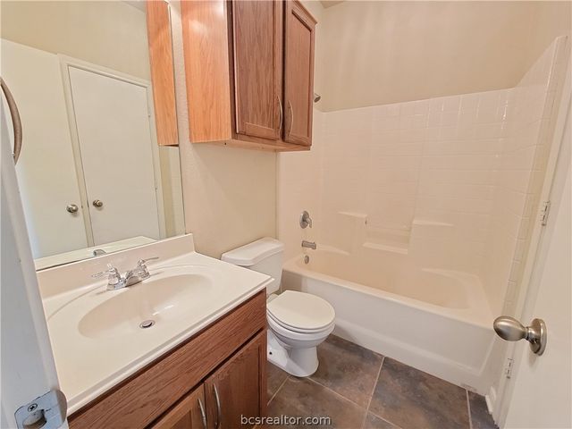 4137 McFarland Drive, College Station, TX 77845