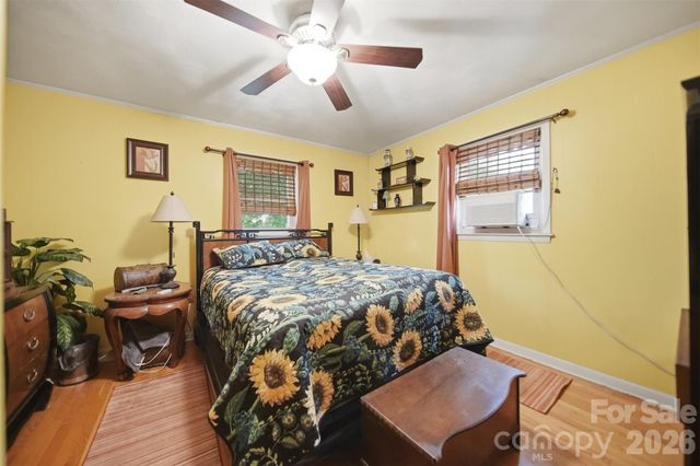 1329 33rd Street SE, Conover, NC 28613