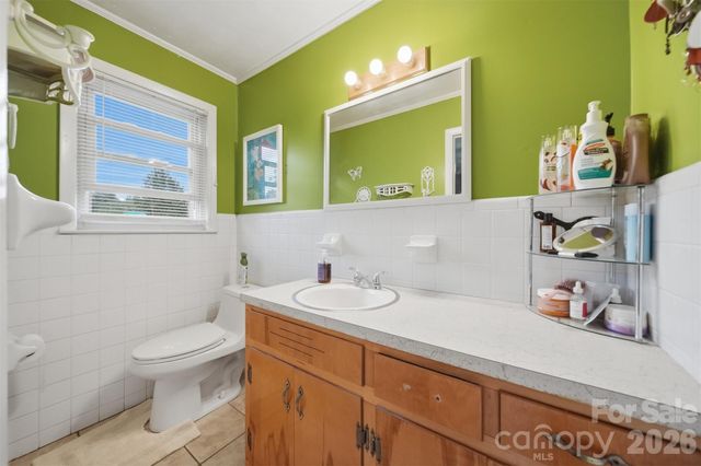 1329 33rd Street SE, Conover, NC 28613