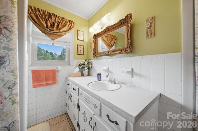 1329 33rd Street SE, Conover, NC 28613