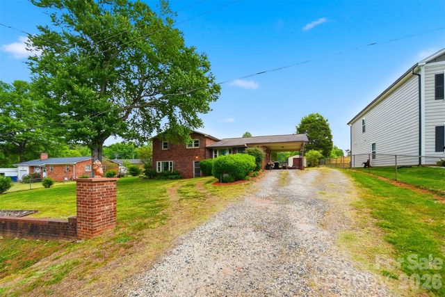 1329 33rd Street SE, Conover, NC 28613