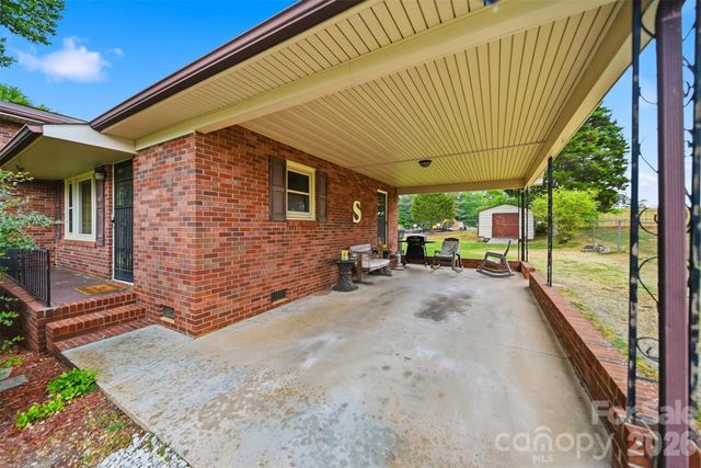 1329 33rd Street SE, Conover, NC 28613