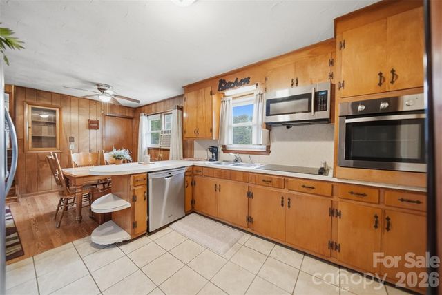 1329 33rd Street SE, Conover, NC 28613