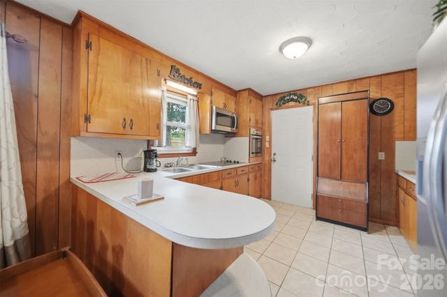 1329 33rd Street SE, Conover, NC 28613