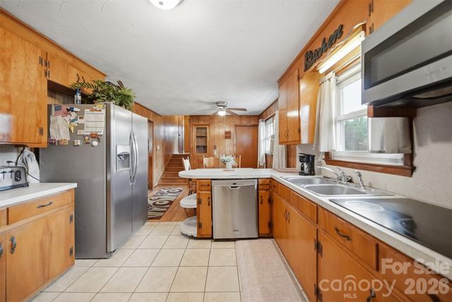 1329 33rd Street SE, Conover, NC 28613