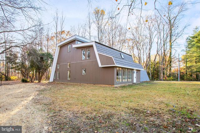 8550 WINDSOR DR, King George, VA 22485