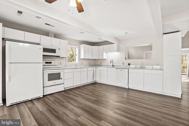 8550 WINDSOR DR, King George, VA 22485