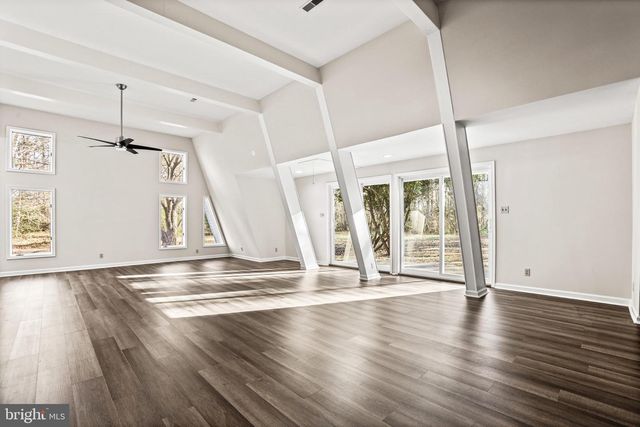 8550 WINDSOR DR, King George, VA 22485