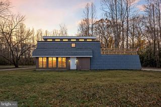 8550 WINDSOR DR, King George, VA 22485