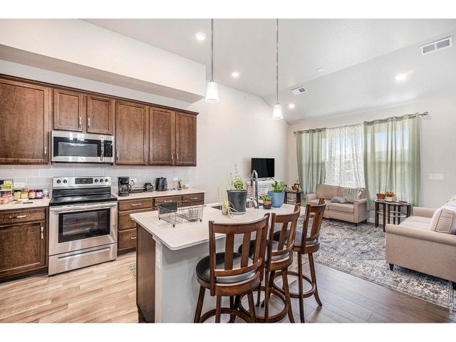4180 S Park Dr 16-201, Loveland, CO 80538