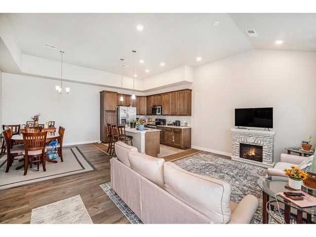 4180 S Park Dr 16-201, Loveland, CO 80538