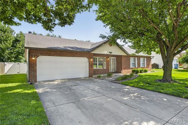 801 Green Haven Drive, Swansea, IL 62226
