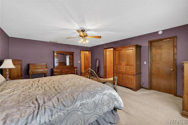801 Green Haven Drive, Swansea, IL 62226
