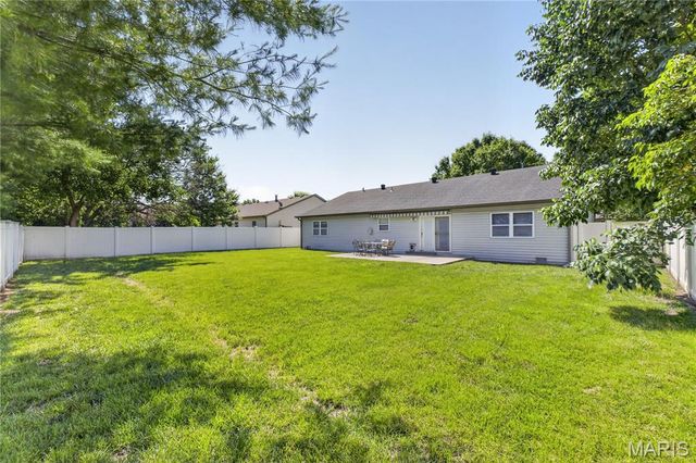 801 Green Haven Drive, Swansea, IL 62226
