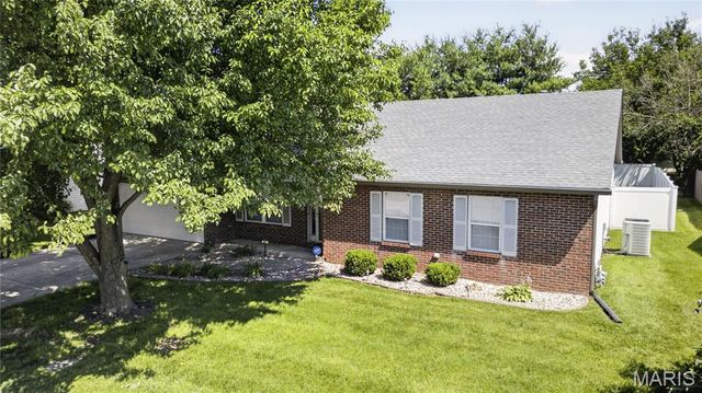 801 Green Haven Drive, Swansea, IL 62226