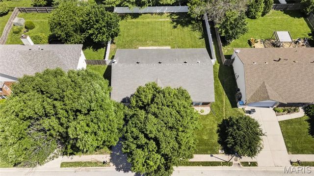 801 Green Haven Drive, Swansea, IL 62226