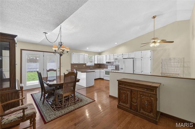801 Green Haven Drive, Swansea, IL 62226