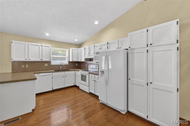 801 Green Haven Drive, Swansea, IL 62226