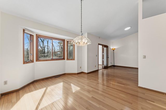 18262 Cascade Drive, Eden Prairie, MN 55347