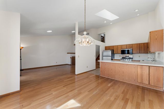 18262 Cascade Drive, Eden Prairie, MN 55347