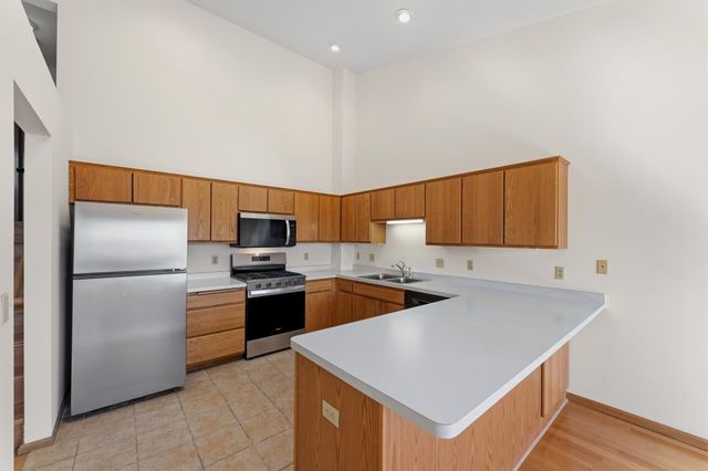 18262 Cascade Drive, Eden Prairie, MN 55347