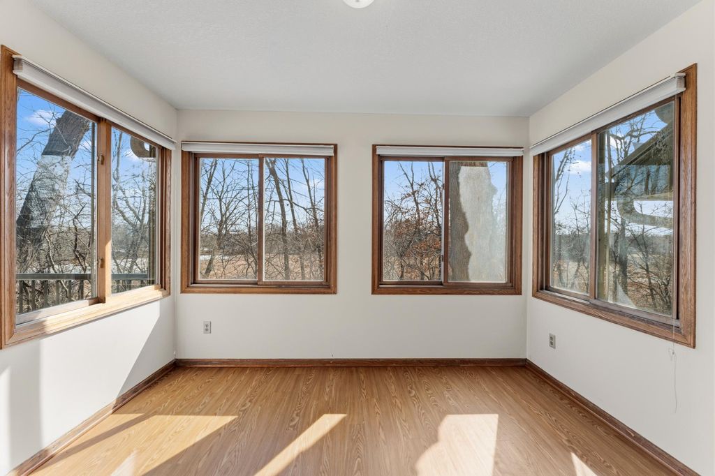 18262 Cascade Drive, Eden Prairie, MN 55347