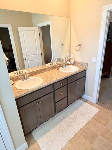 1001 Meadowview Dr, Spring Hill, TN 37174