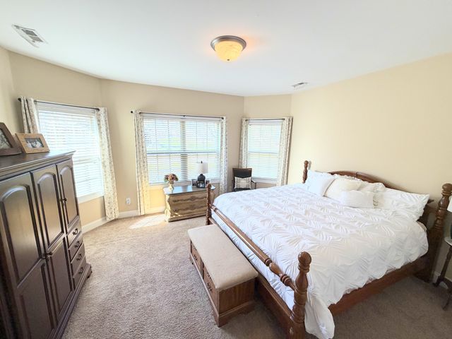 1001 Meadowview Dr, Spring Hill, TN 37174