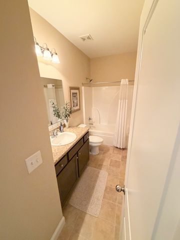 1001 Meadowview Dr, Spring Hill, TN 37174