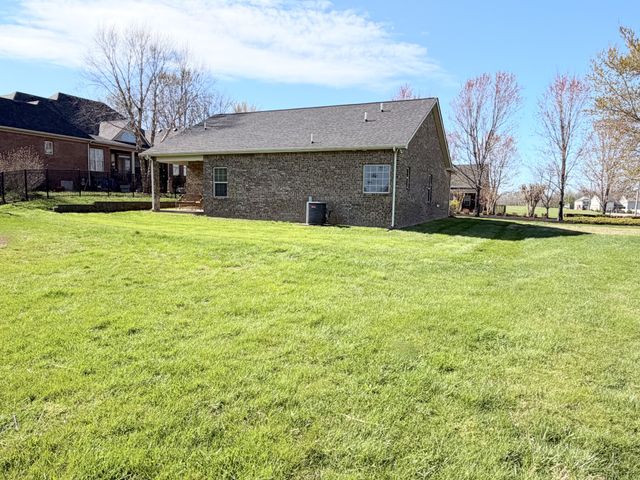 1001 Meadowview Dr, Spring Hill, TN 37174