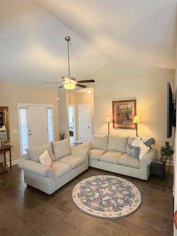 1001 Meadowview Dr, Spring Hill, TN 37174