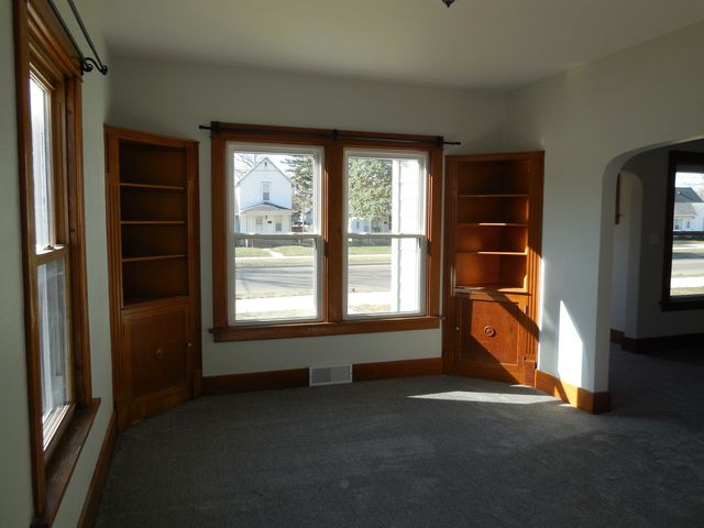 611 Dixon Avenue, Rock Falls, IL 61071